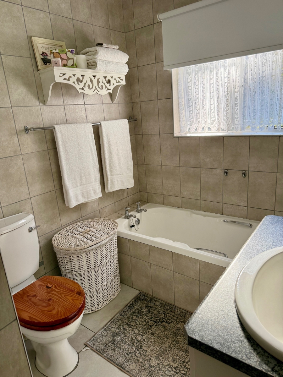 3 Bedroom Property for Sale in Bergzicht Western Cape